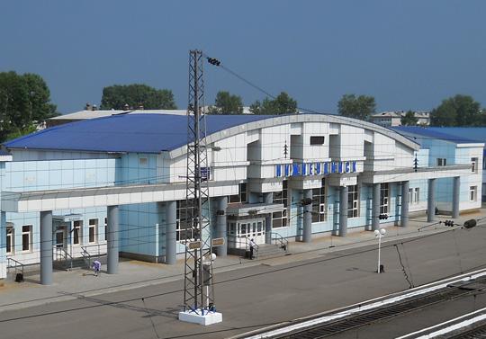Железнодорожный вокзал ст. Нижнеудинск произвёл самое положительное впечатление. Печаль настигла, когда шагнул в город.